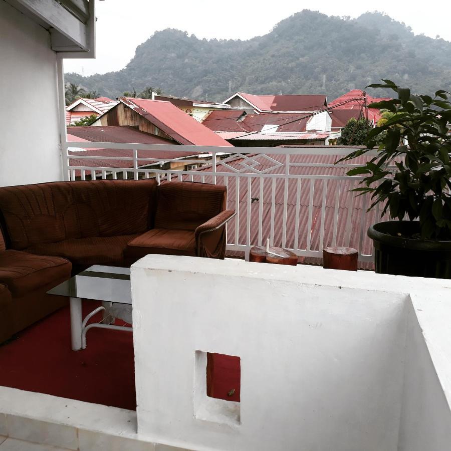 Bumimi Homestay Painan 외부 사진